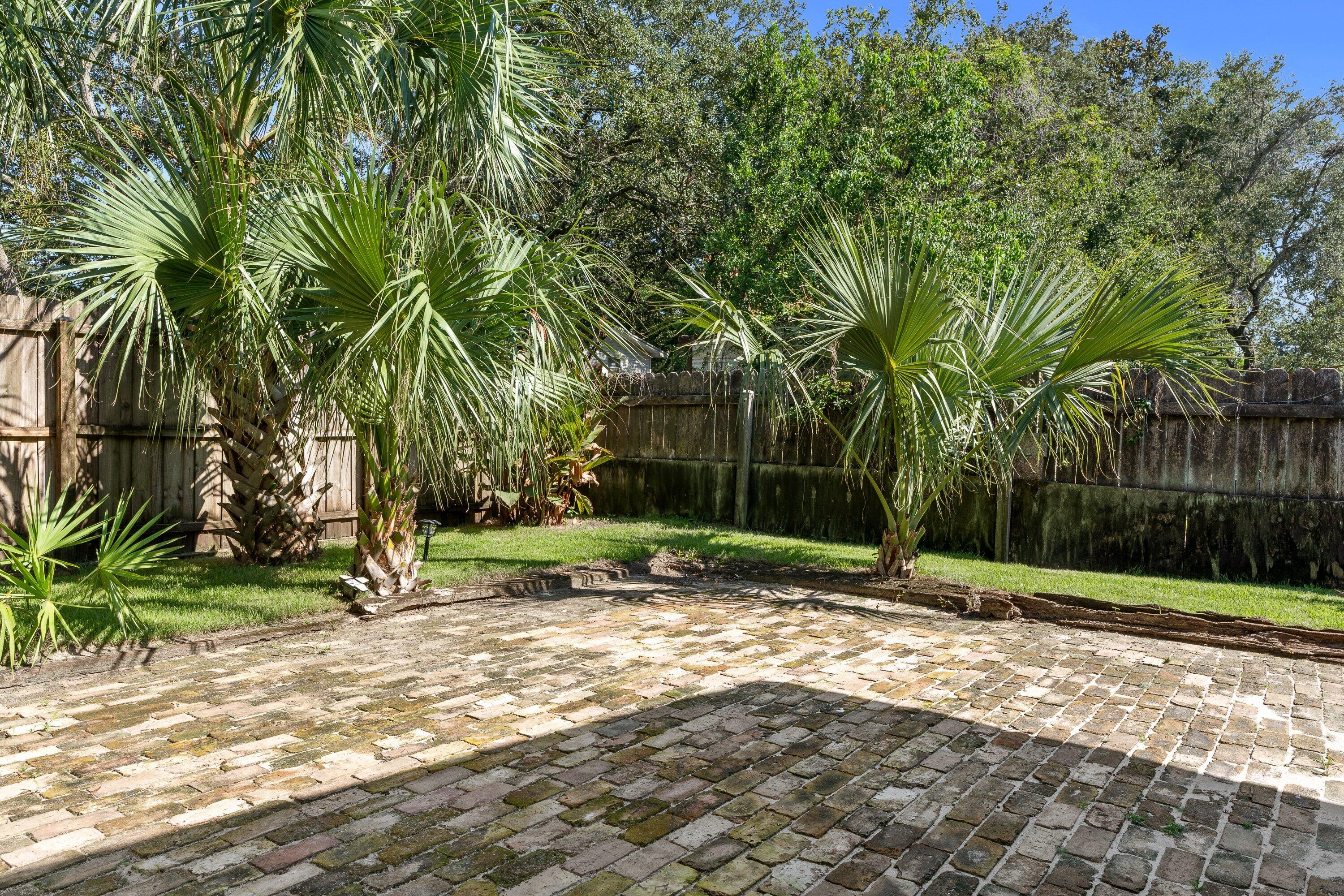 BAYOU WOODS - Residential