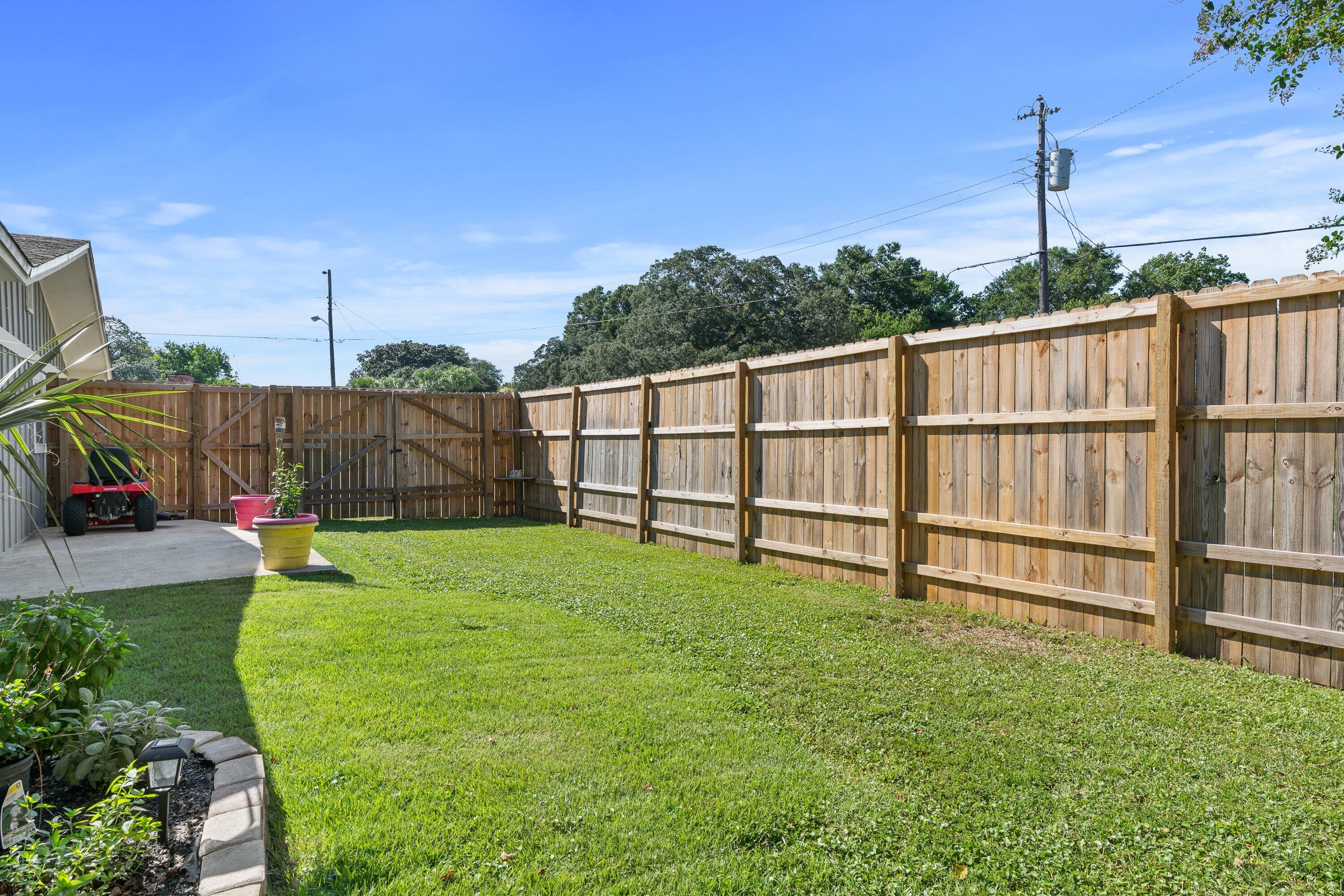 BAYOU WOODS - Residential