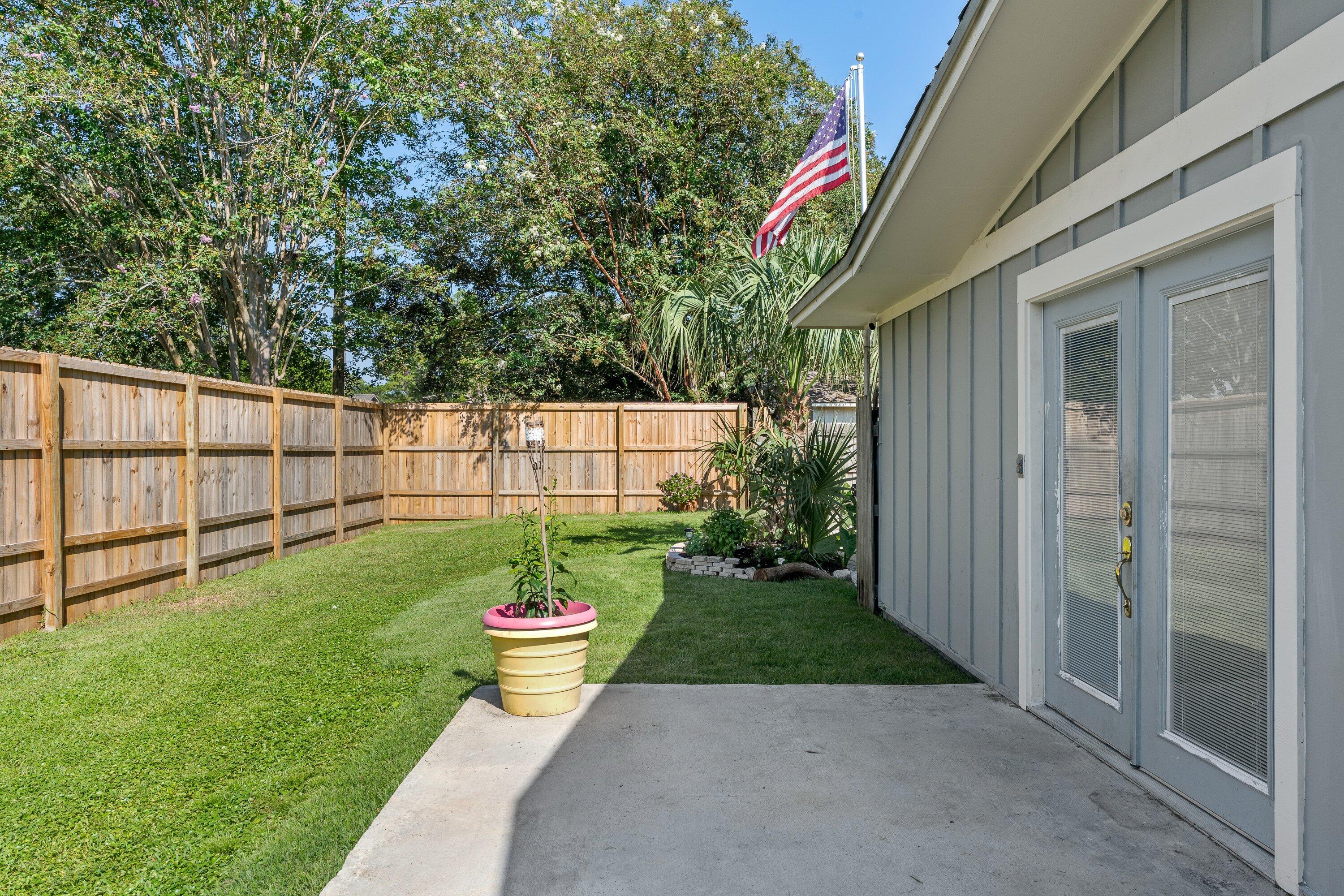 BAYOU WOODS - Residential