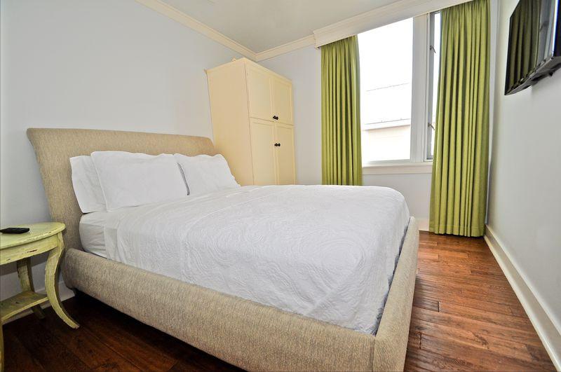 Six Palms - Residential