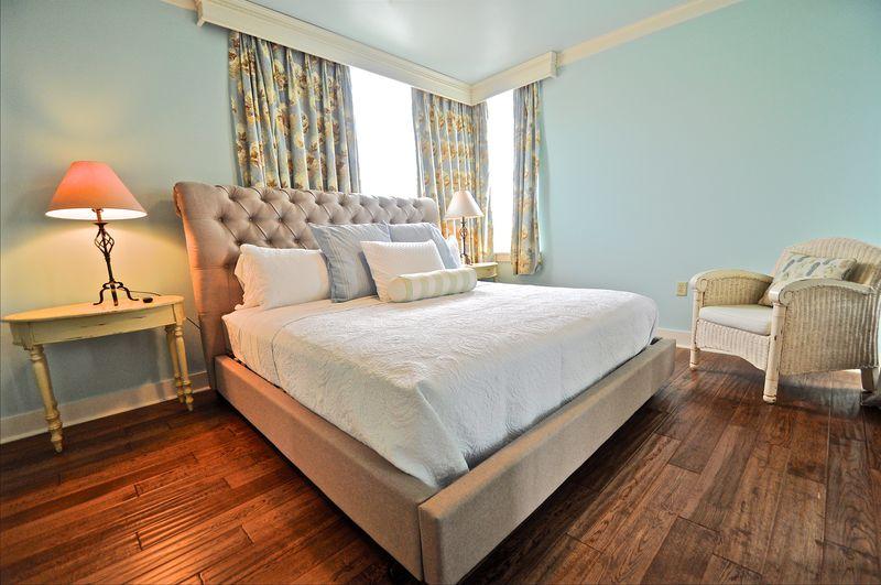 Six Palms - Residential