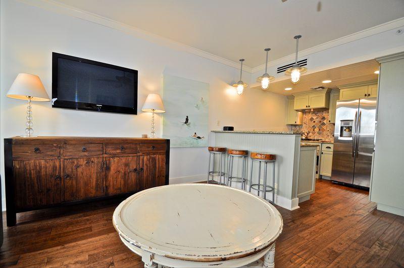 Six Palms - Residential