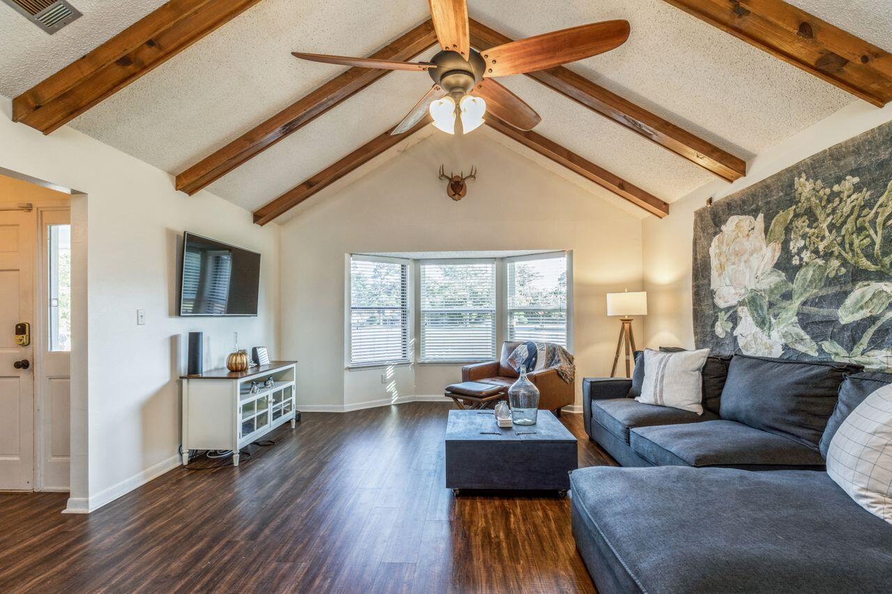 HOLLEY BY THE SEA - Residential