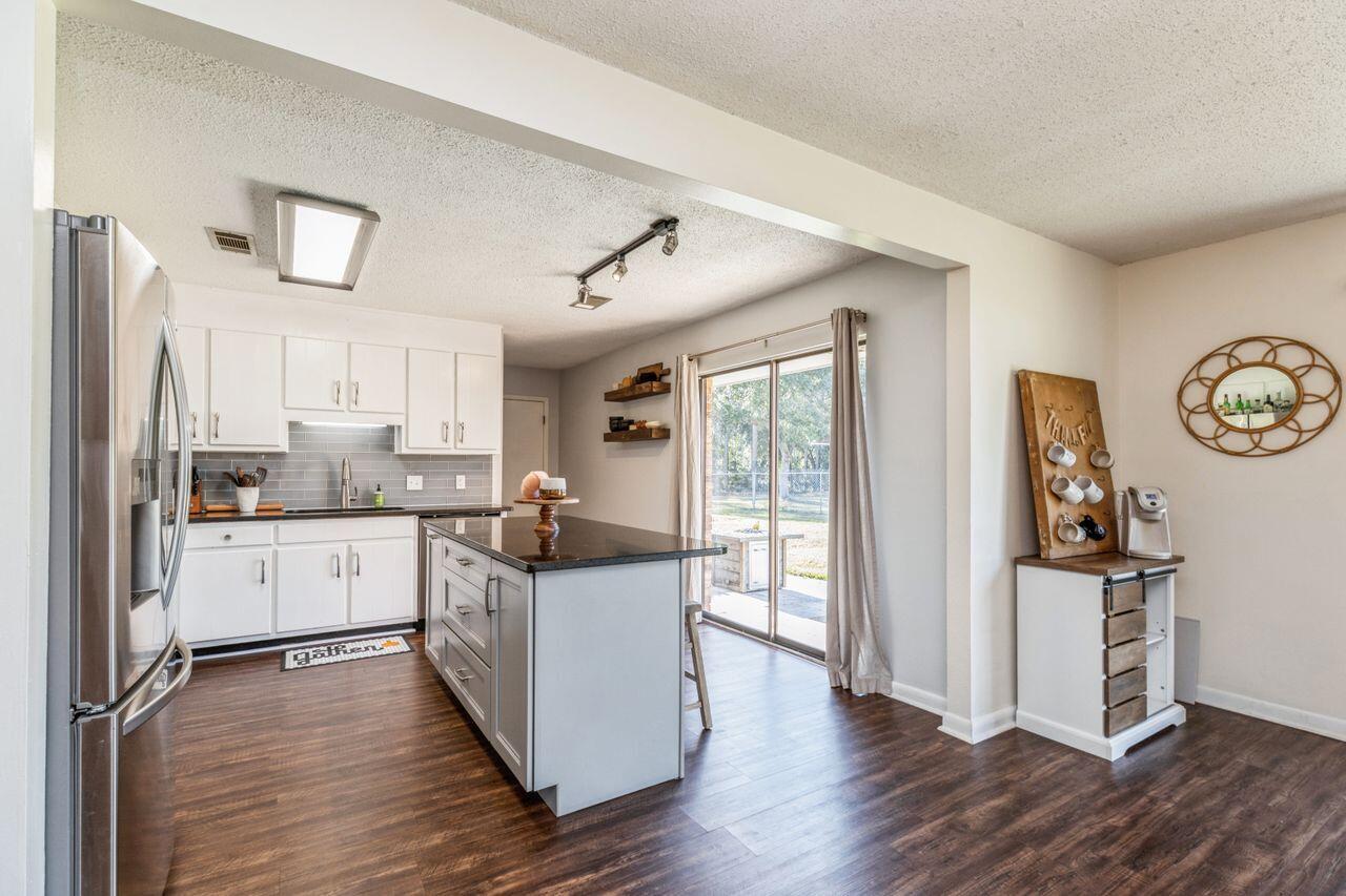 HOLLEY BY THE SEA - Residential