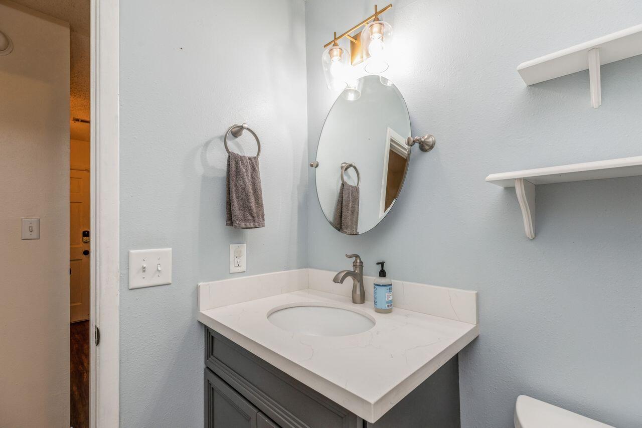 HOLLEY BY THE SEA - Residential