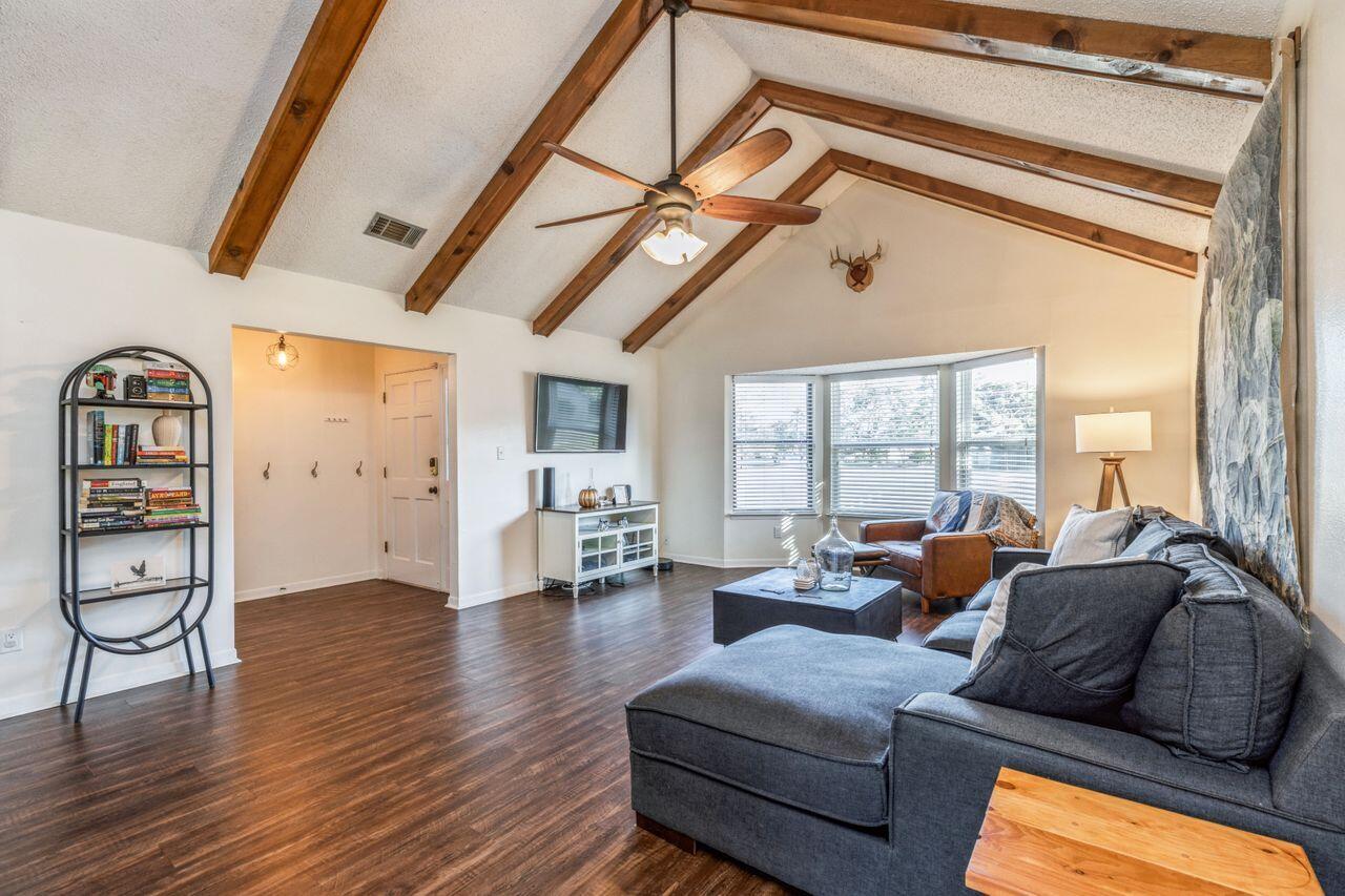 HOLLEY BY THE SEA - Residential