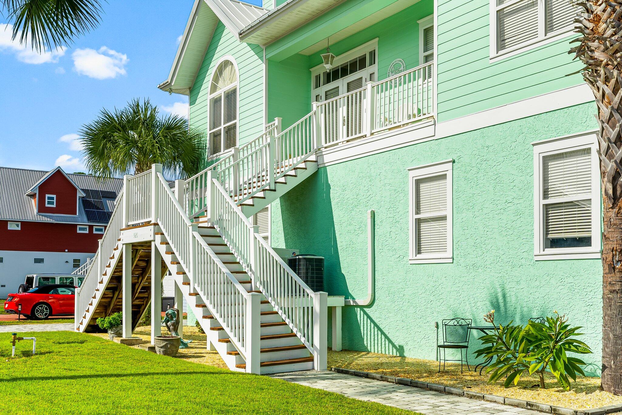 921 Lighthouse Lagoon Court