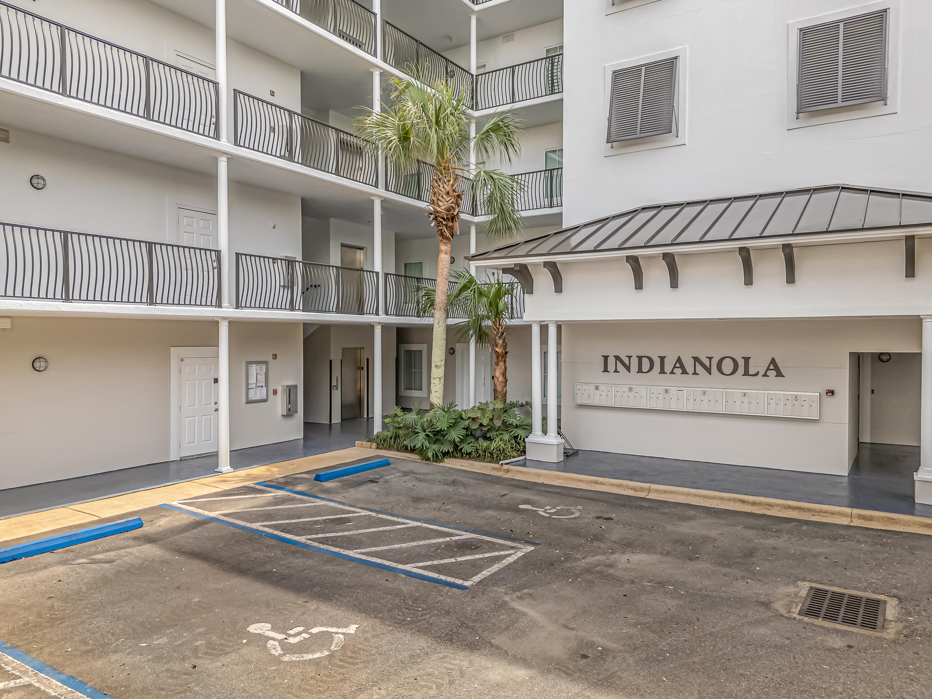 INDIANOLA ON THE WATER - Residential