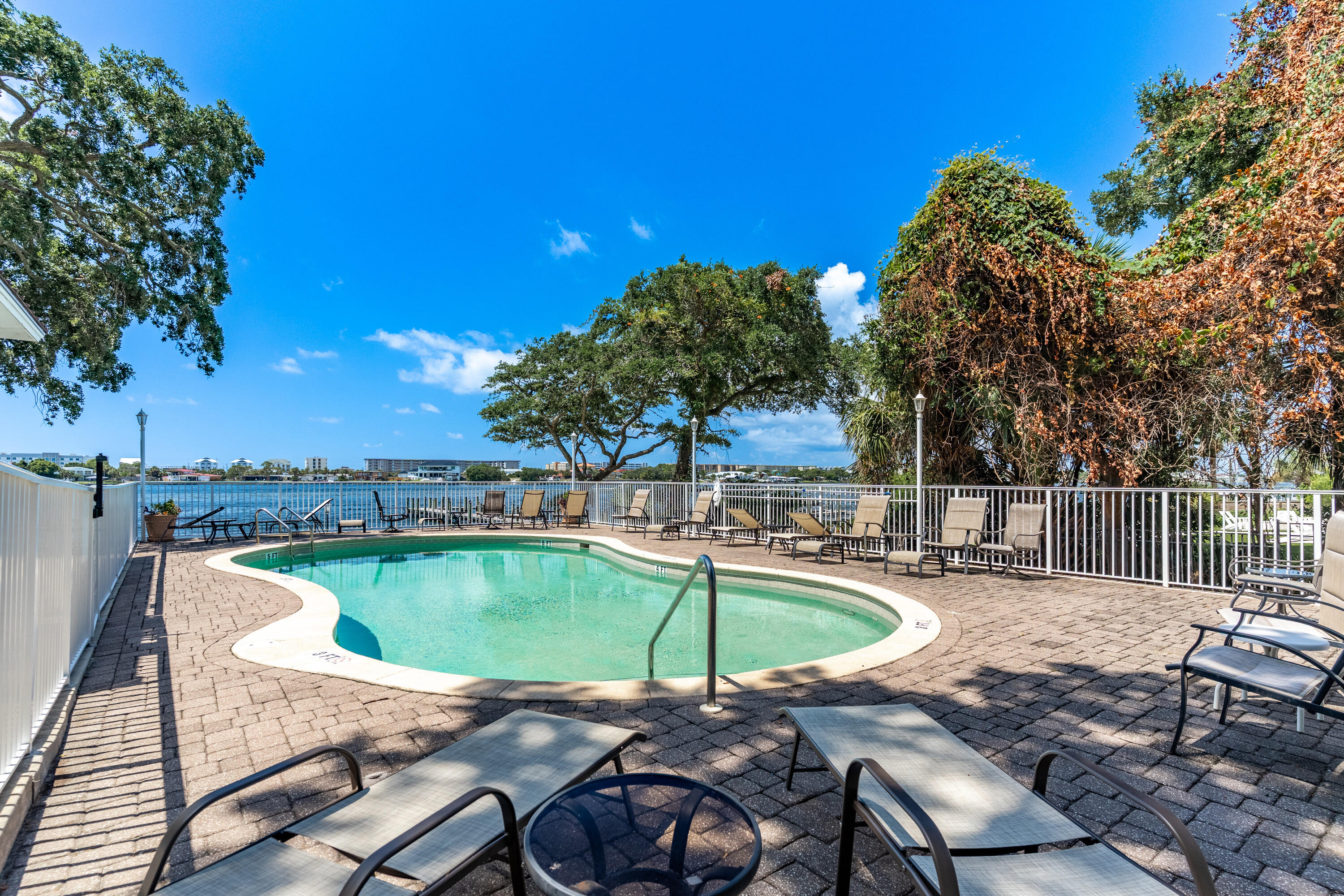 INDIANOLA ON THE WATER - Residential
