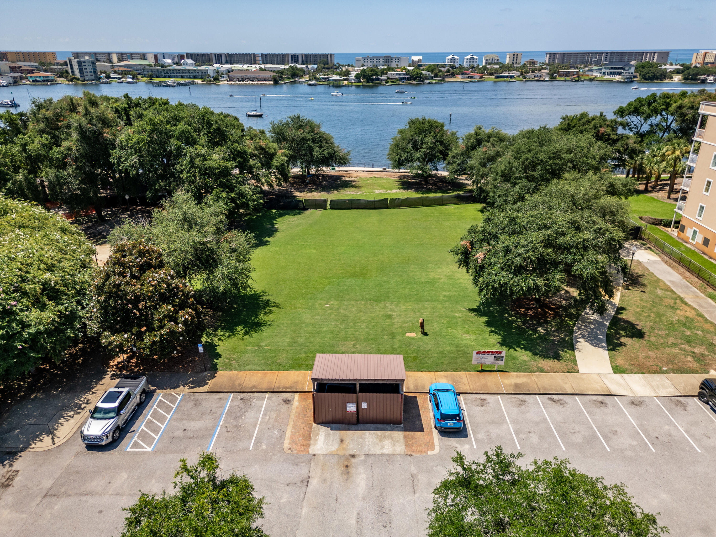 INDIANOLA ON THE WATER - Residential