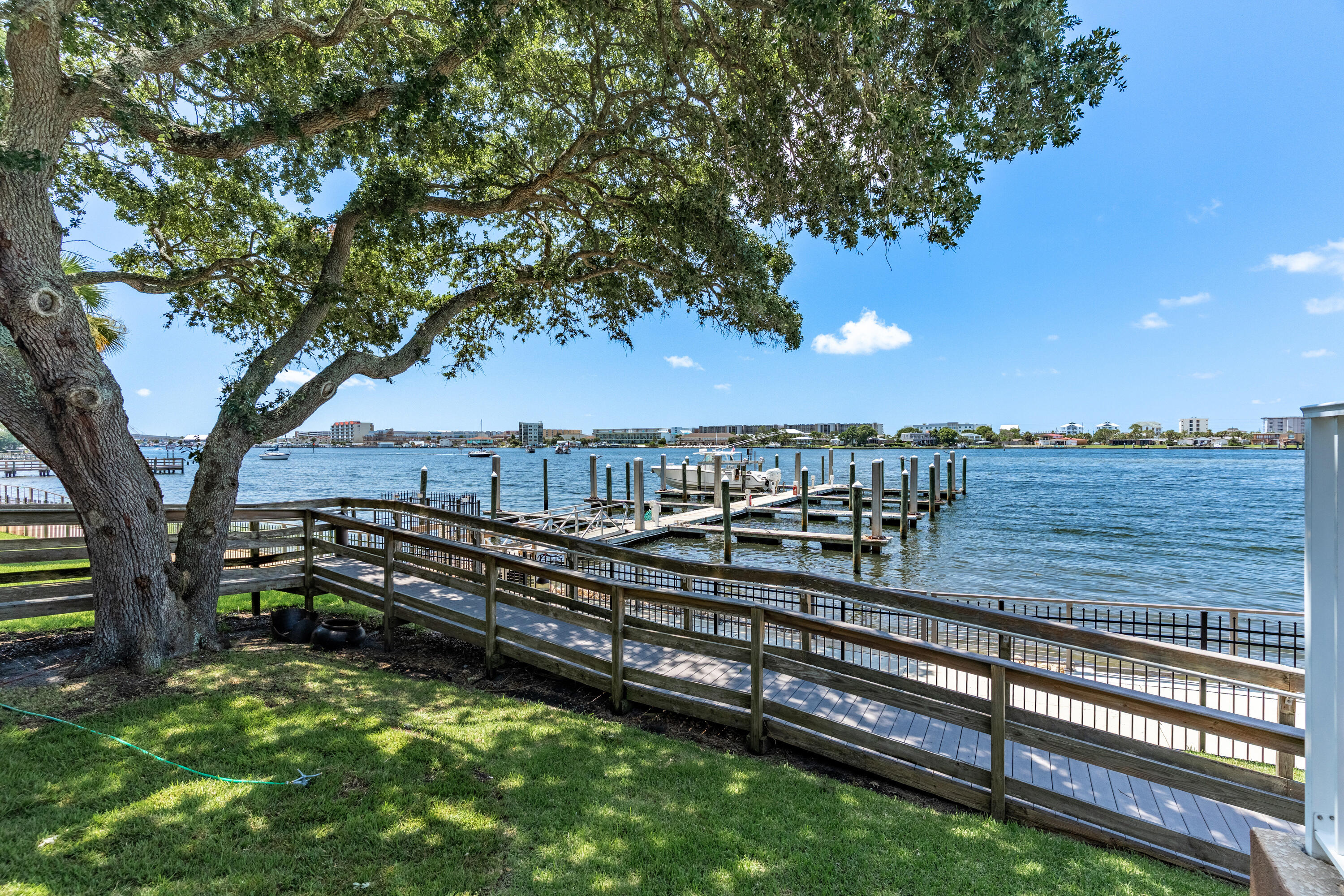 INDIANOLA ON THE WATER - Residential