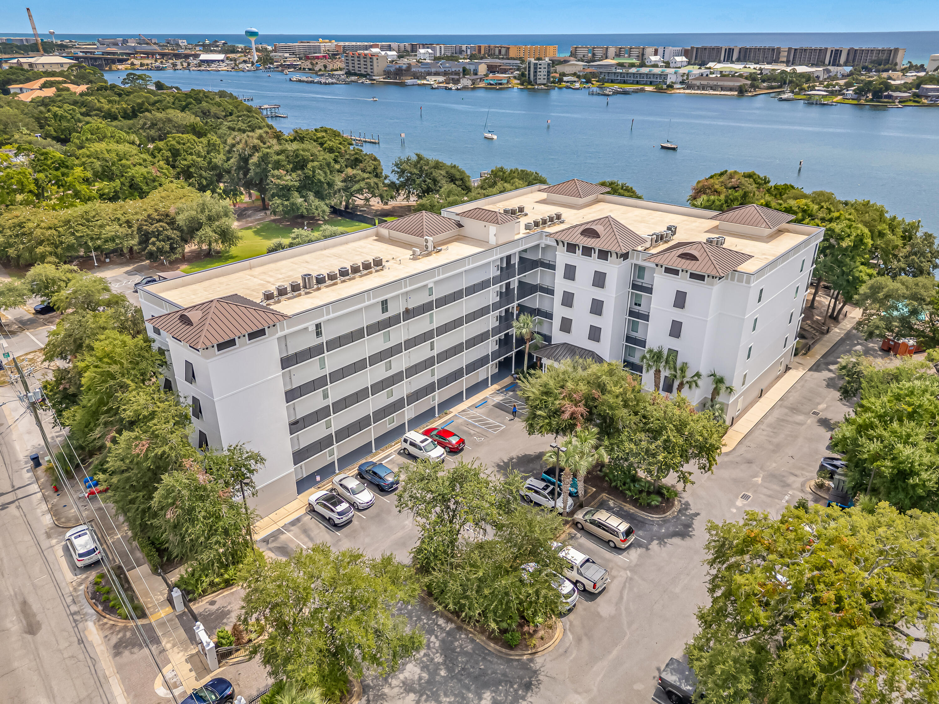 INDIANOLA ON THE WATER - Residential