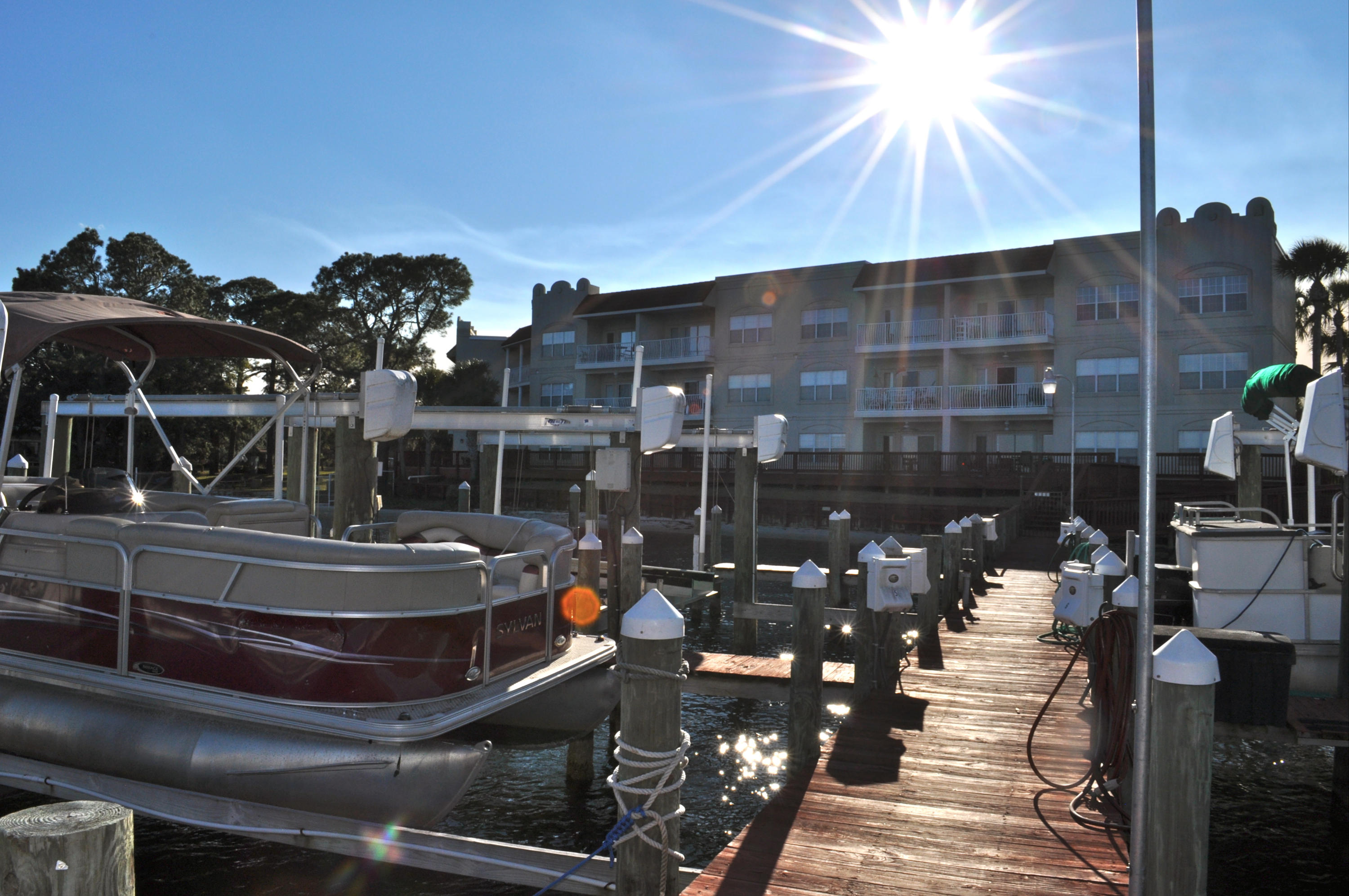 LAGUNA LANDING - Residential