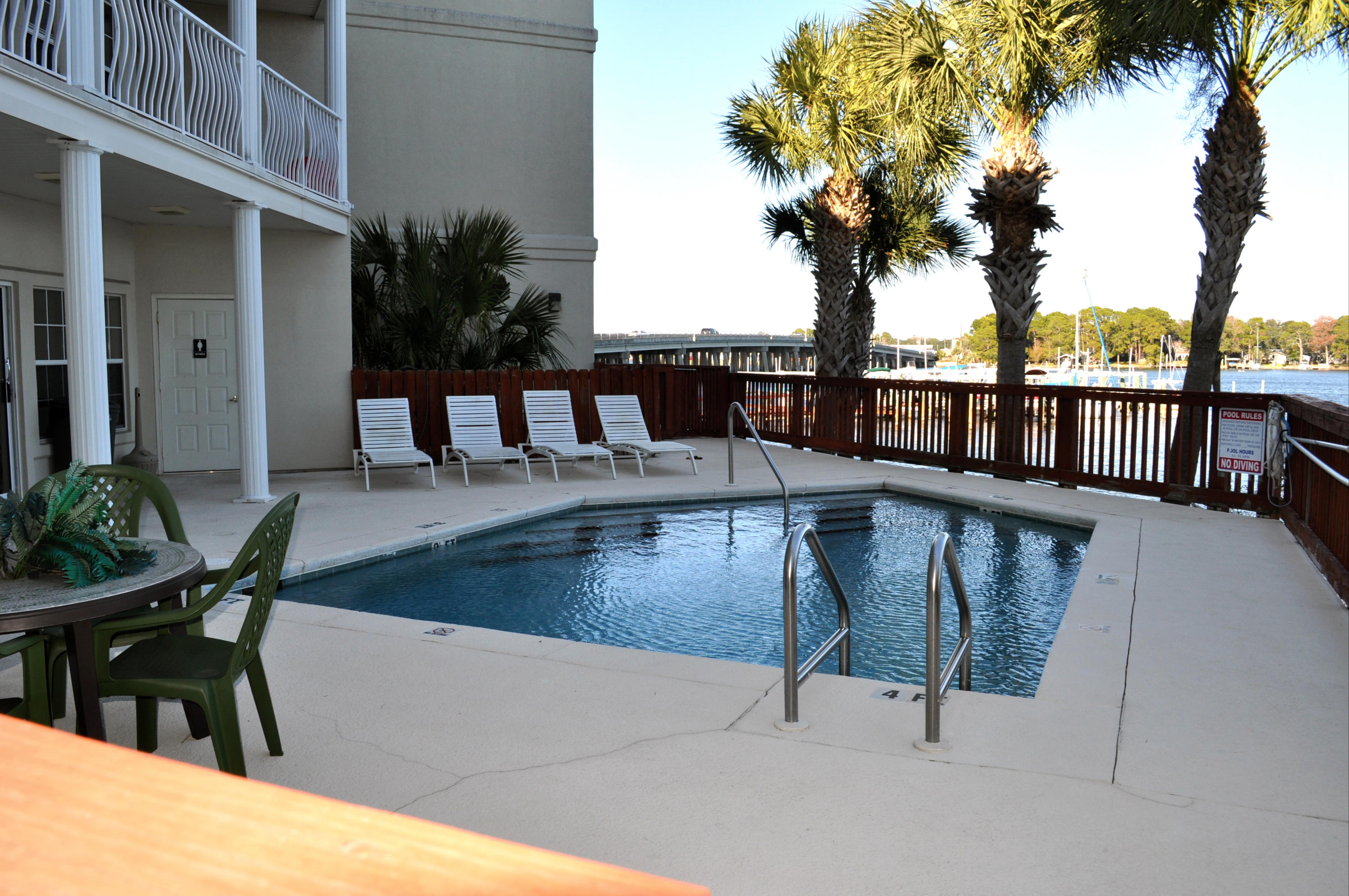 LAGUNA LANDING - Residential