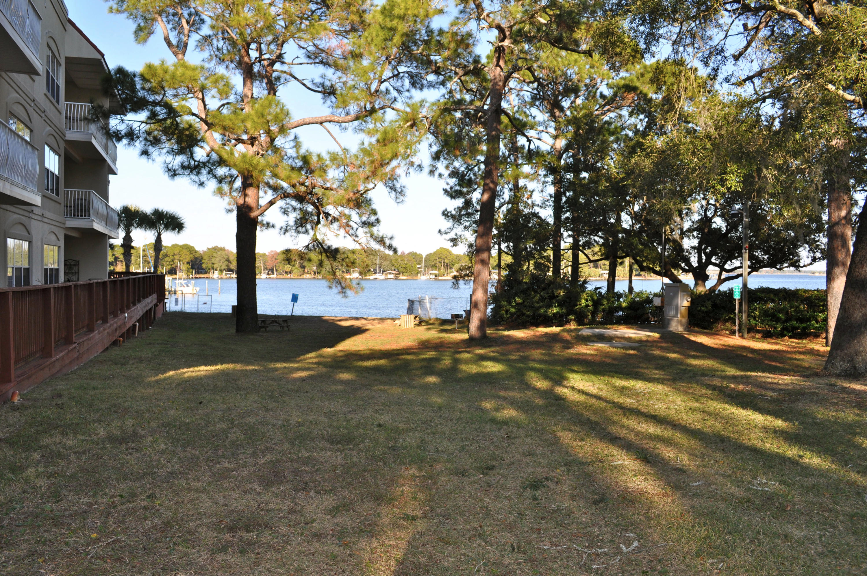 LAGUNA LANDING - Residential