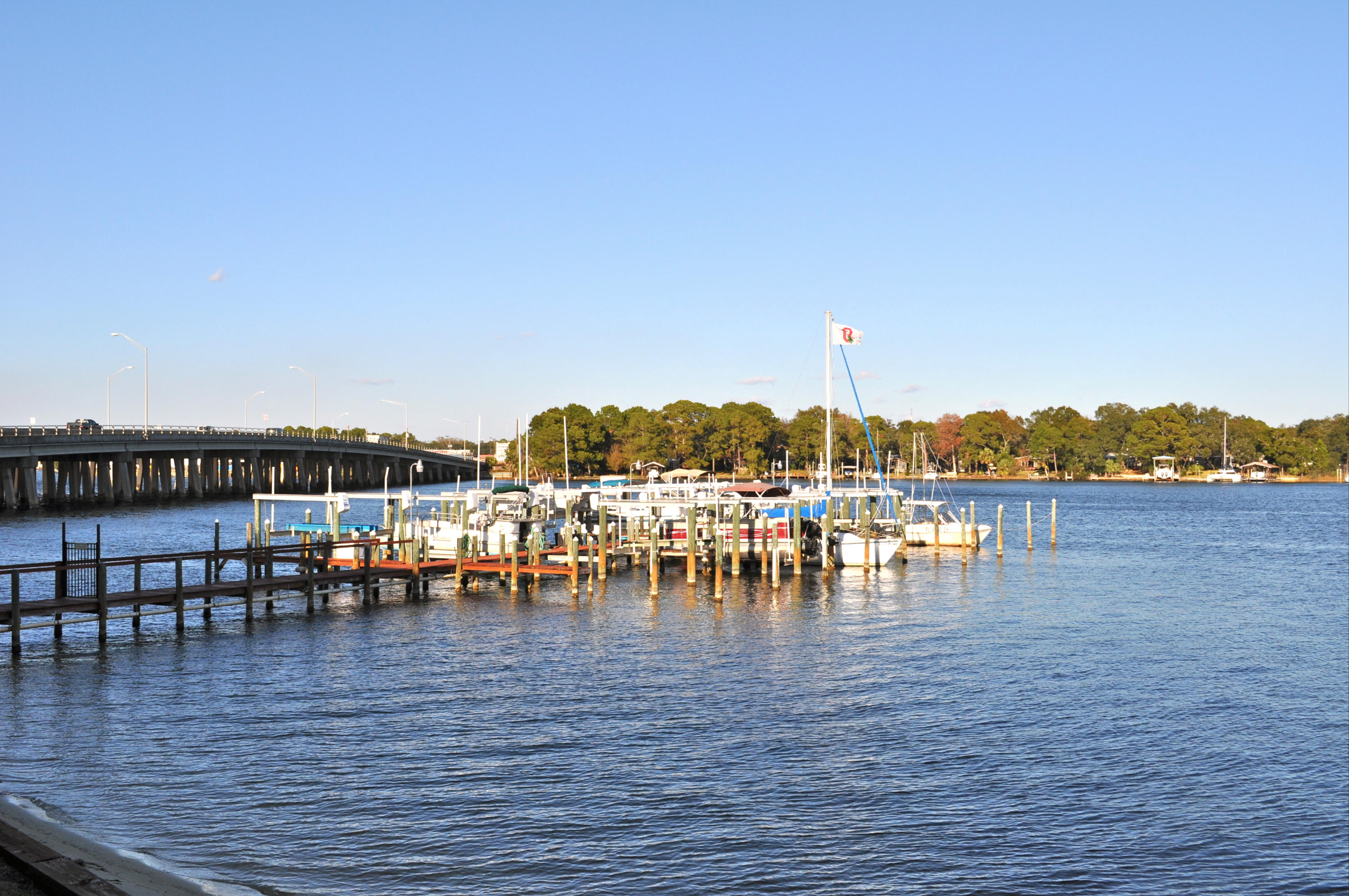LAGUNA LANDING - Residential
