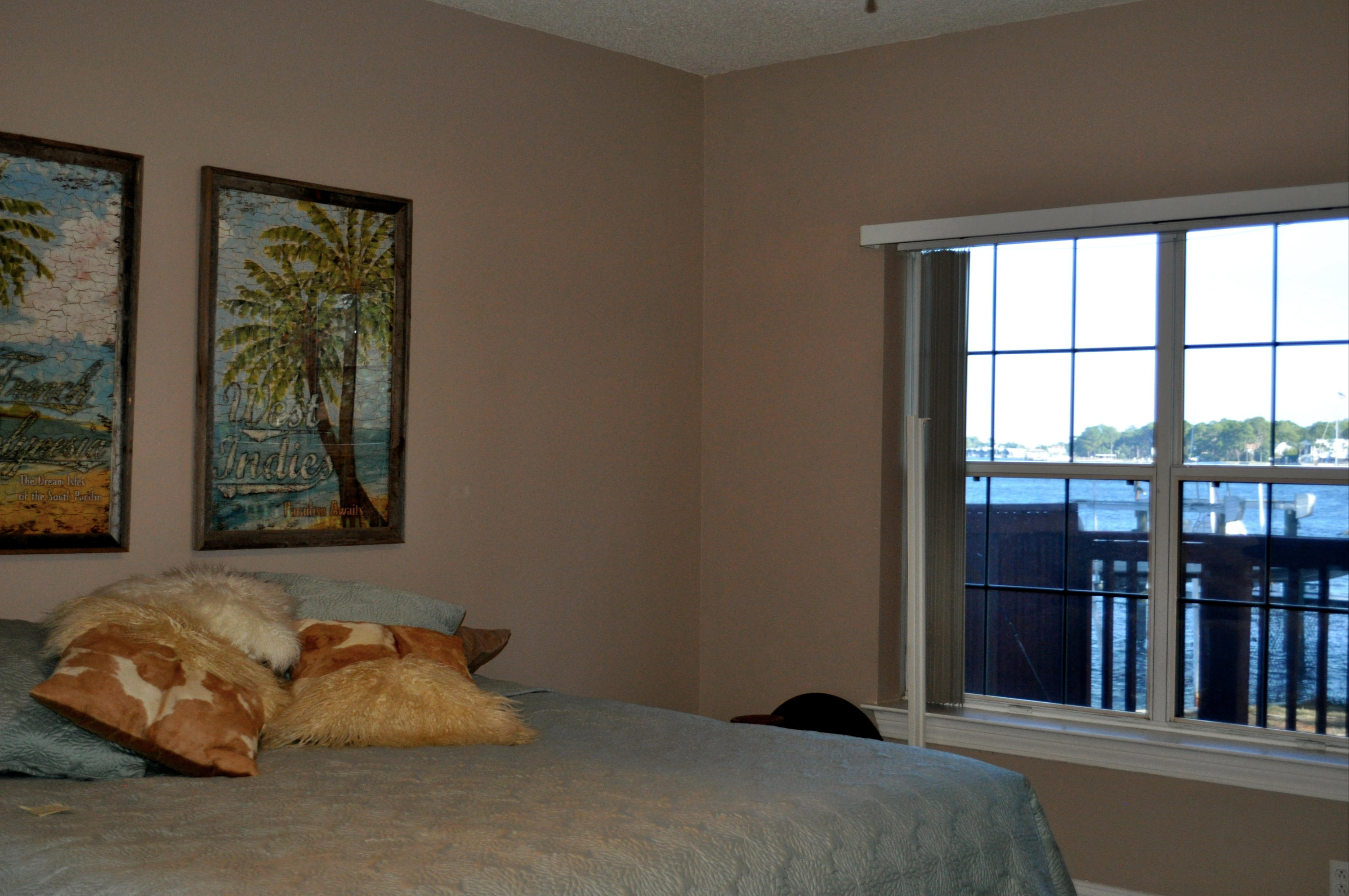 LAGUNA LANDING - Residential