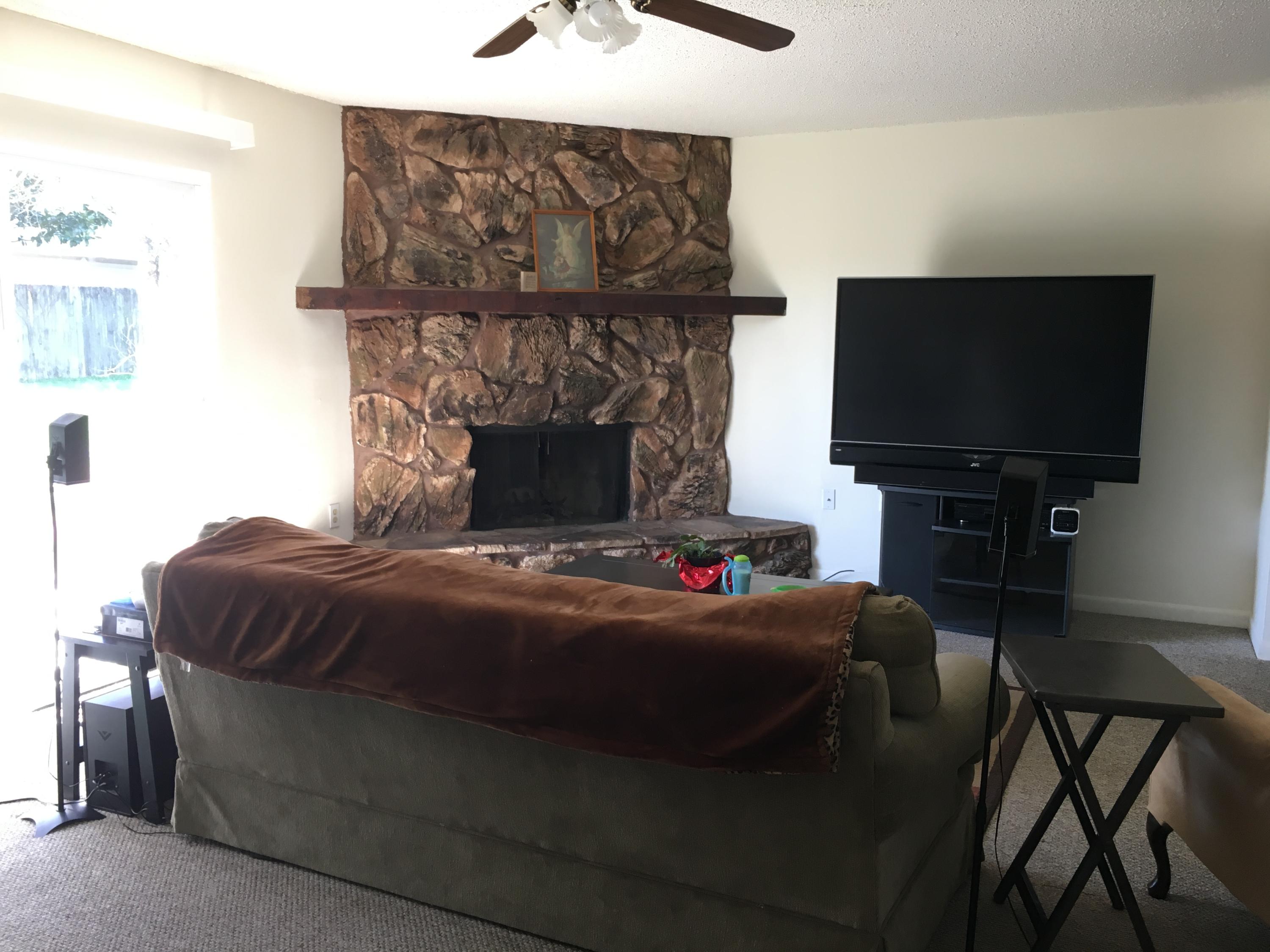3 Bedroom/2 Bath house located in the Heart of Destin. Featuring an open floor plan, one car garage, and a large backyard. Walking distance to schools, parks, and shopping. Great starter home or investment opportunity. Currently on a long term rental program, earning $1400 a month.