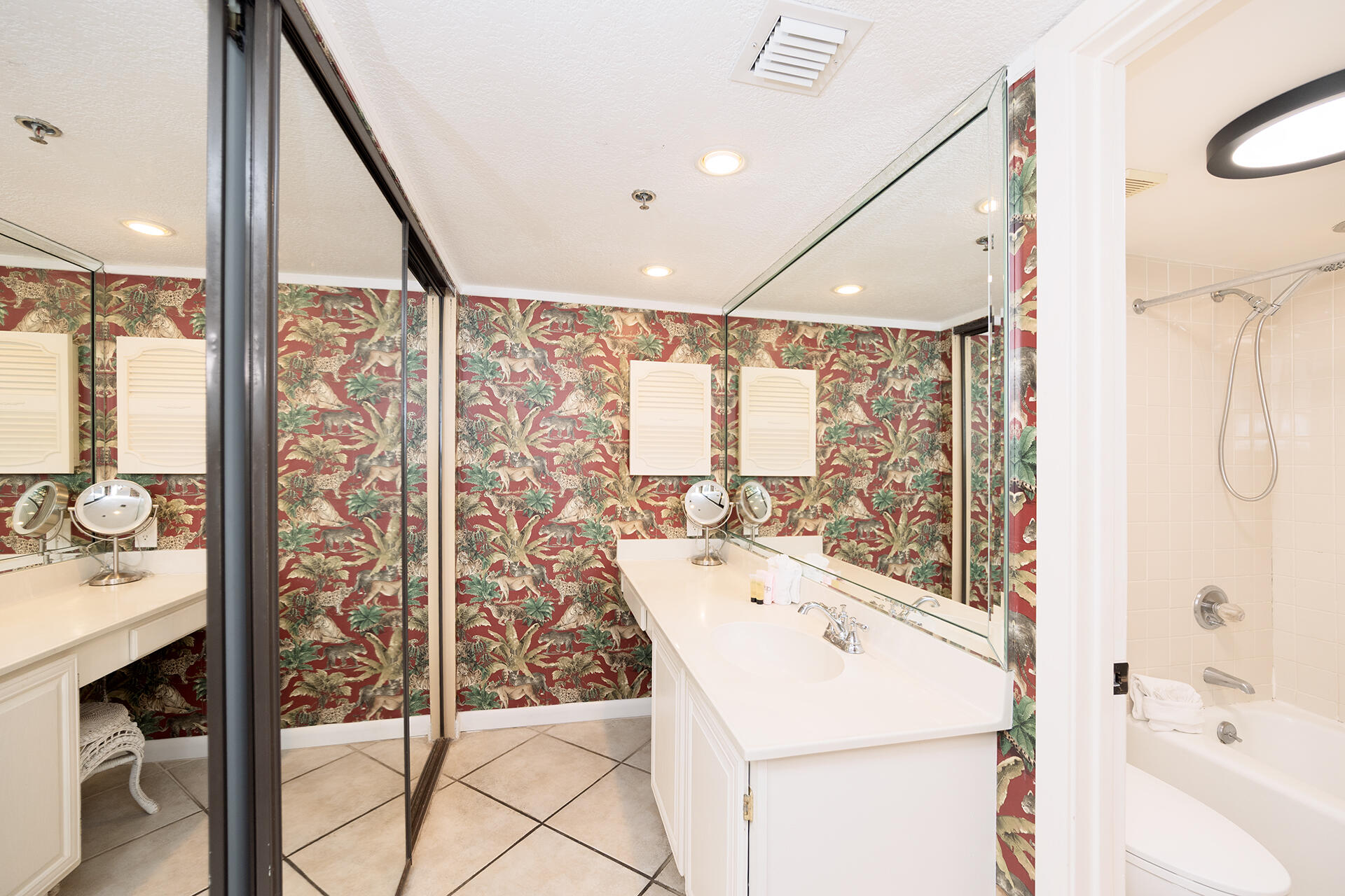 MAINSAIL CONDO PH 3 - Residential