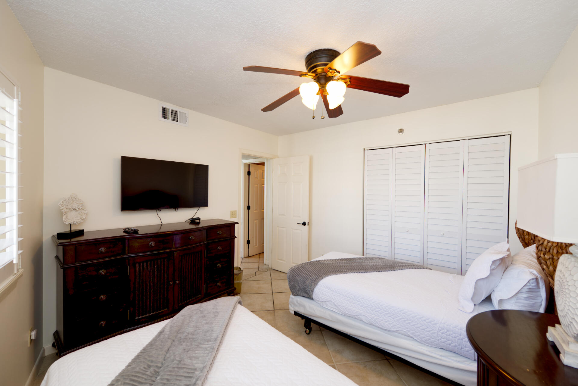 MAINSAIL CONDO PH 3 - Residential