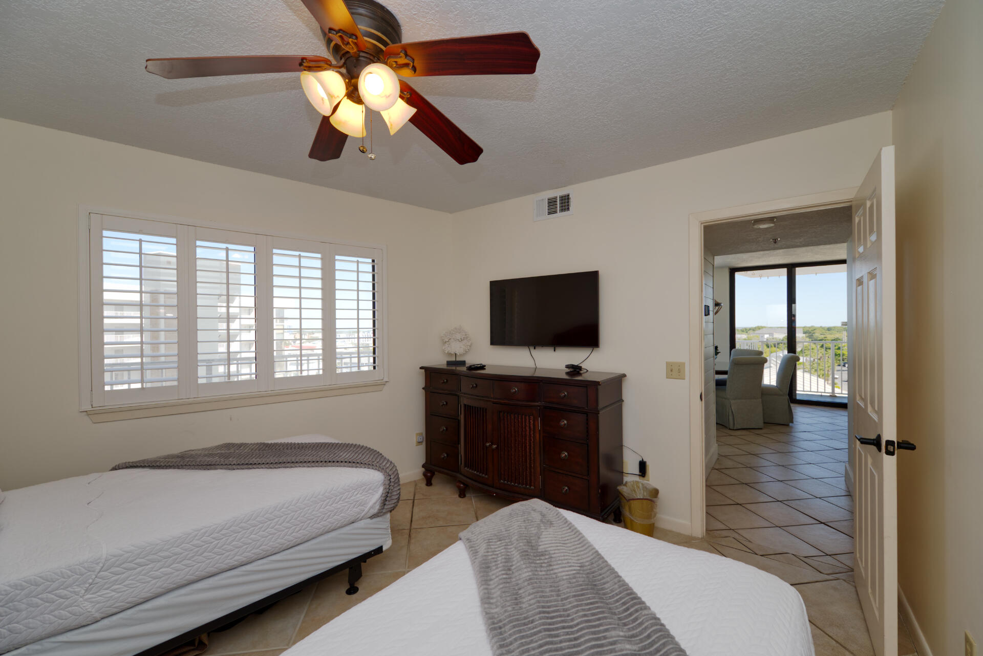 MAINSAIL CONDO PH 3 - Residential
