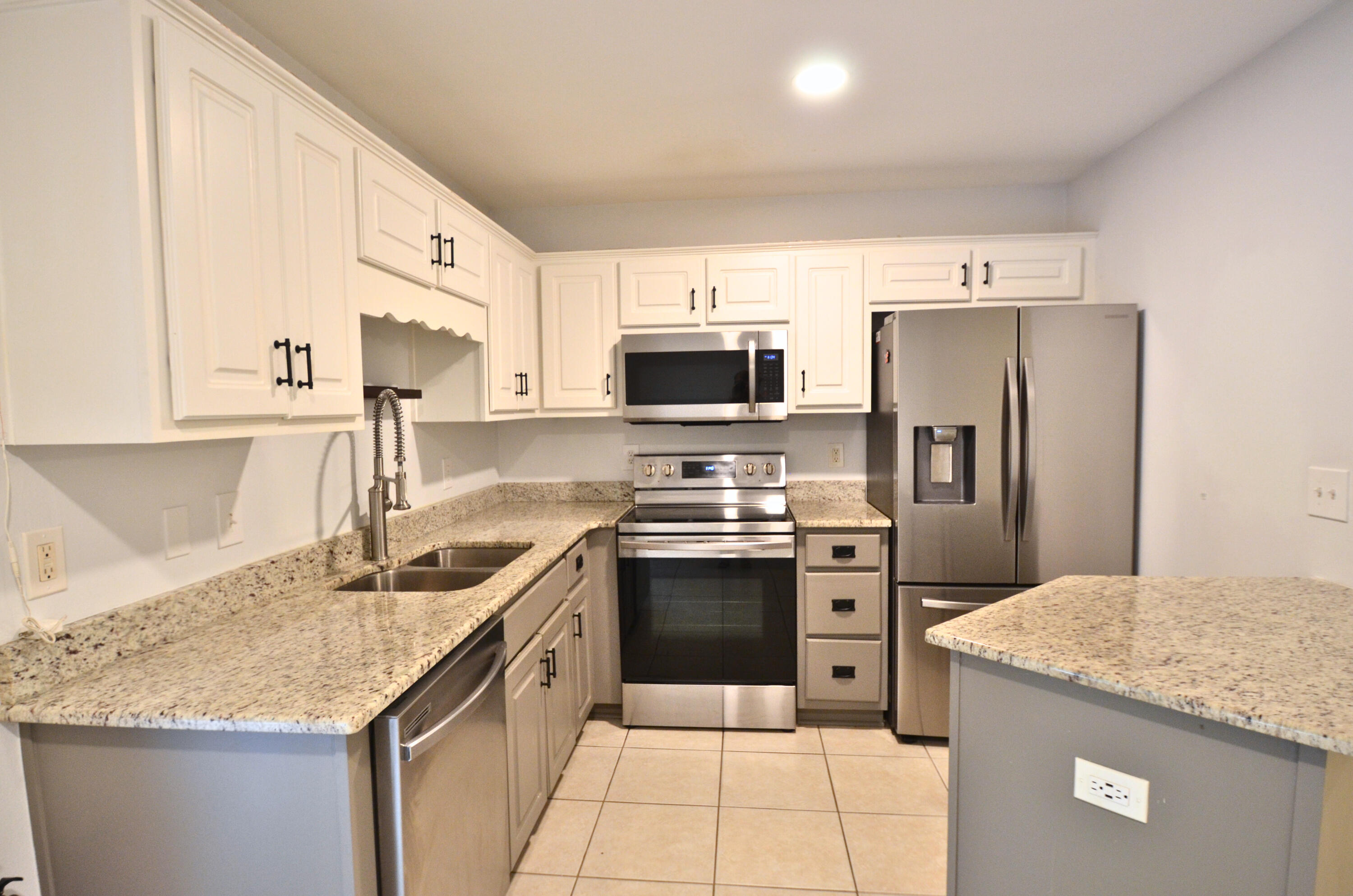 ANDALUSIA PLACE - Residential Lease
