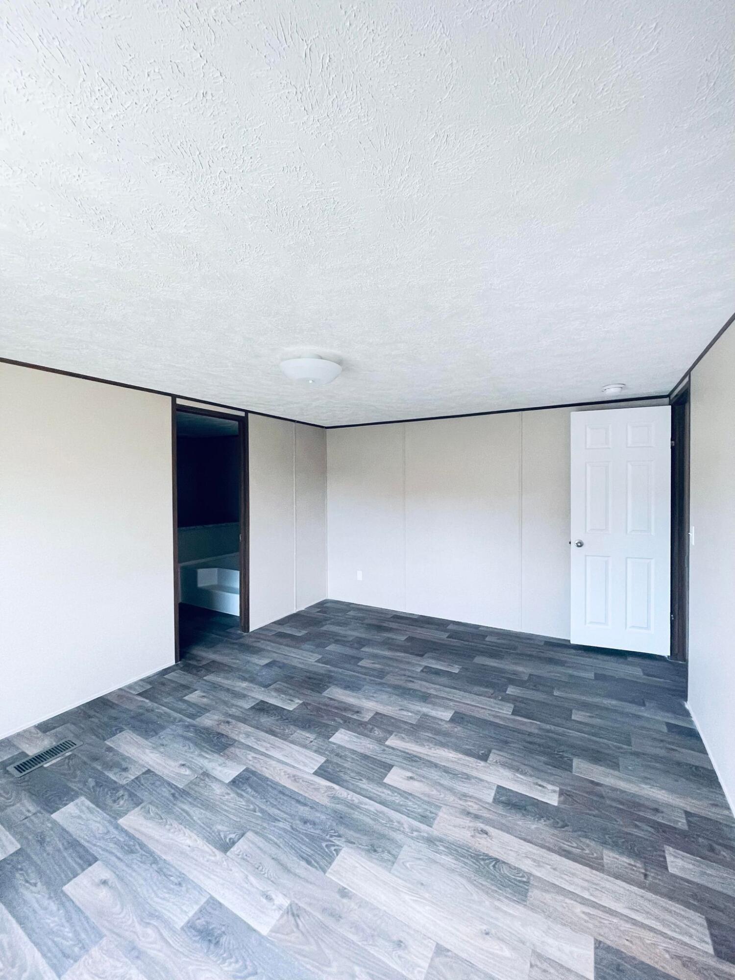 THE PINES S/D LOT 31 BLK 10 - Residential Lease