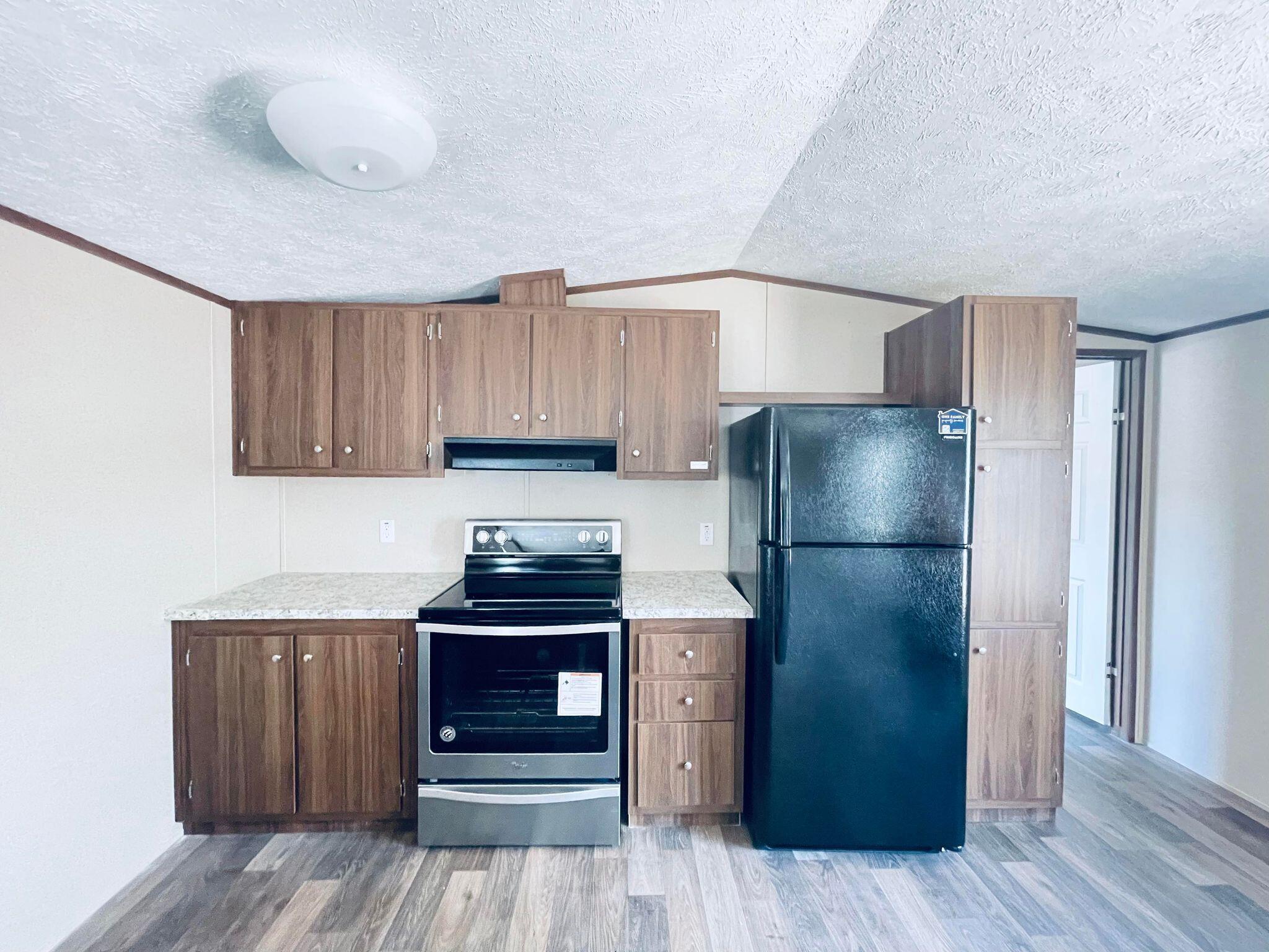 THE PINES S/D LOT 31 BLK 10 - Residential Lease