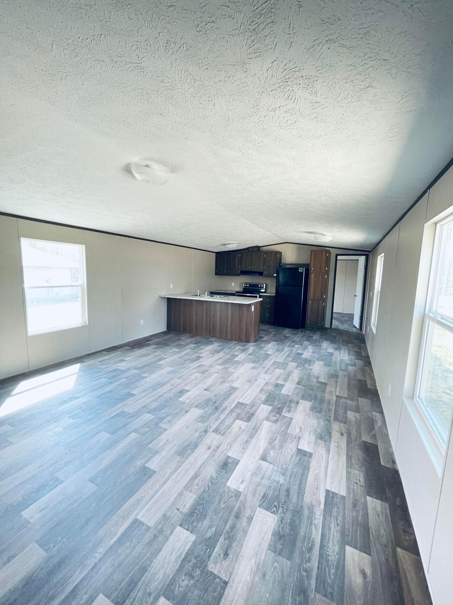 THE PINES S/D LOT 31 BLK 10 - Residential Lease