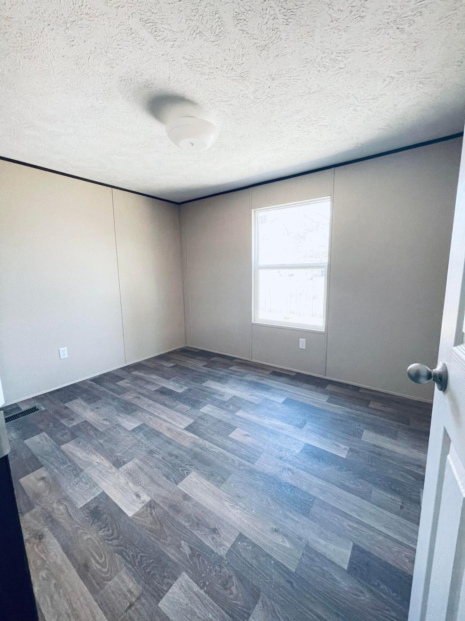 THE PINES S/D LOT 31 BLK 10 - Residential Lease