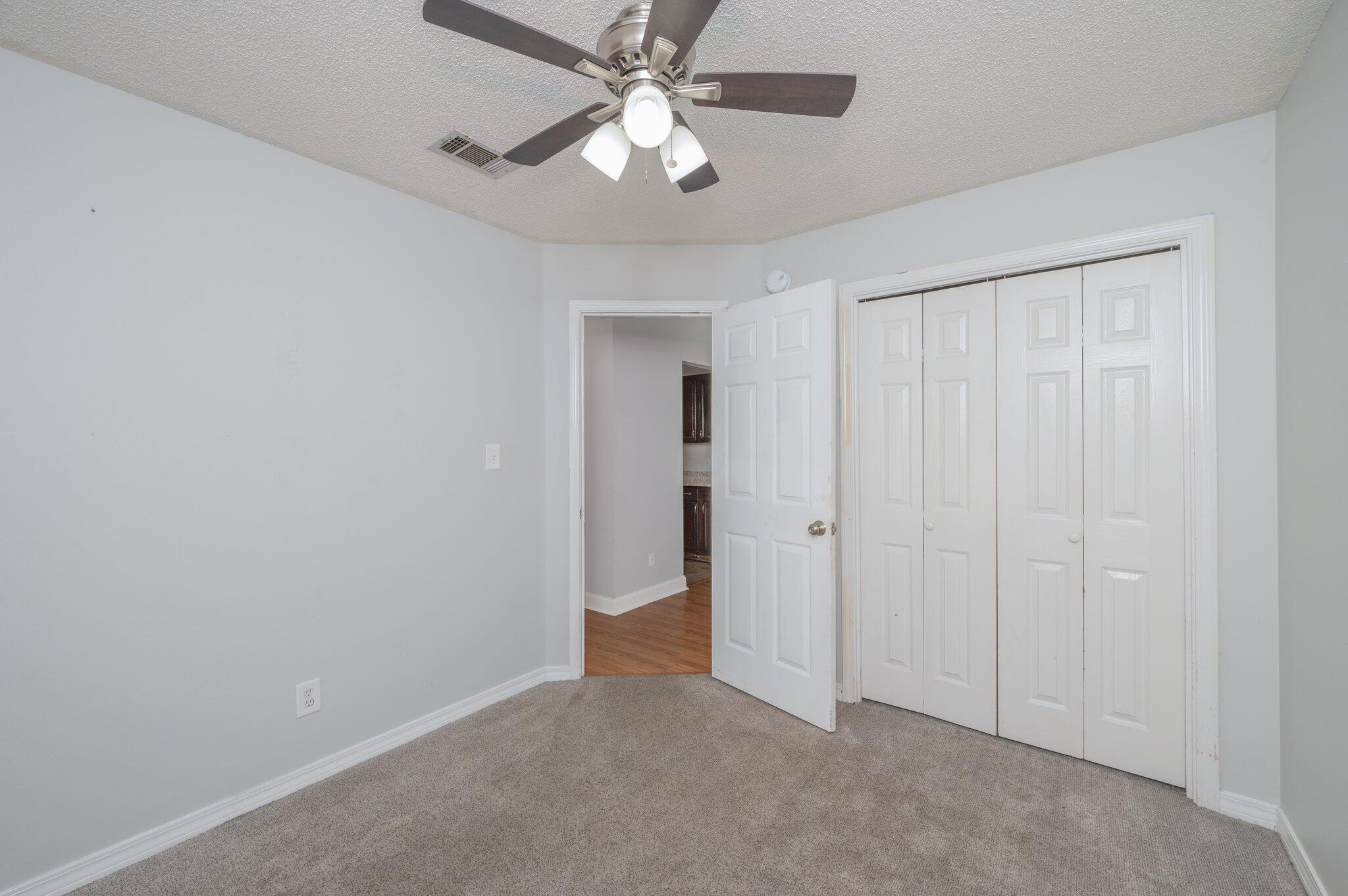 ROSS CROSSING - Residential