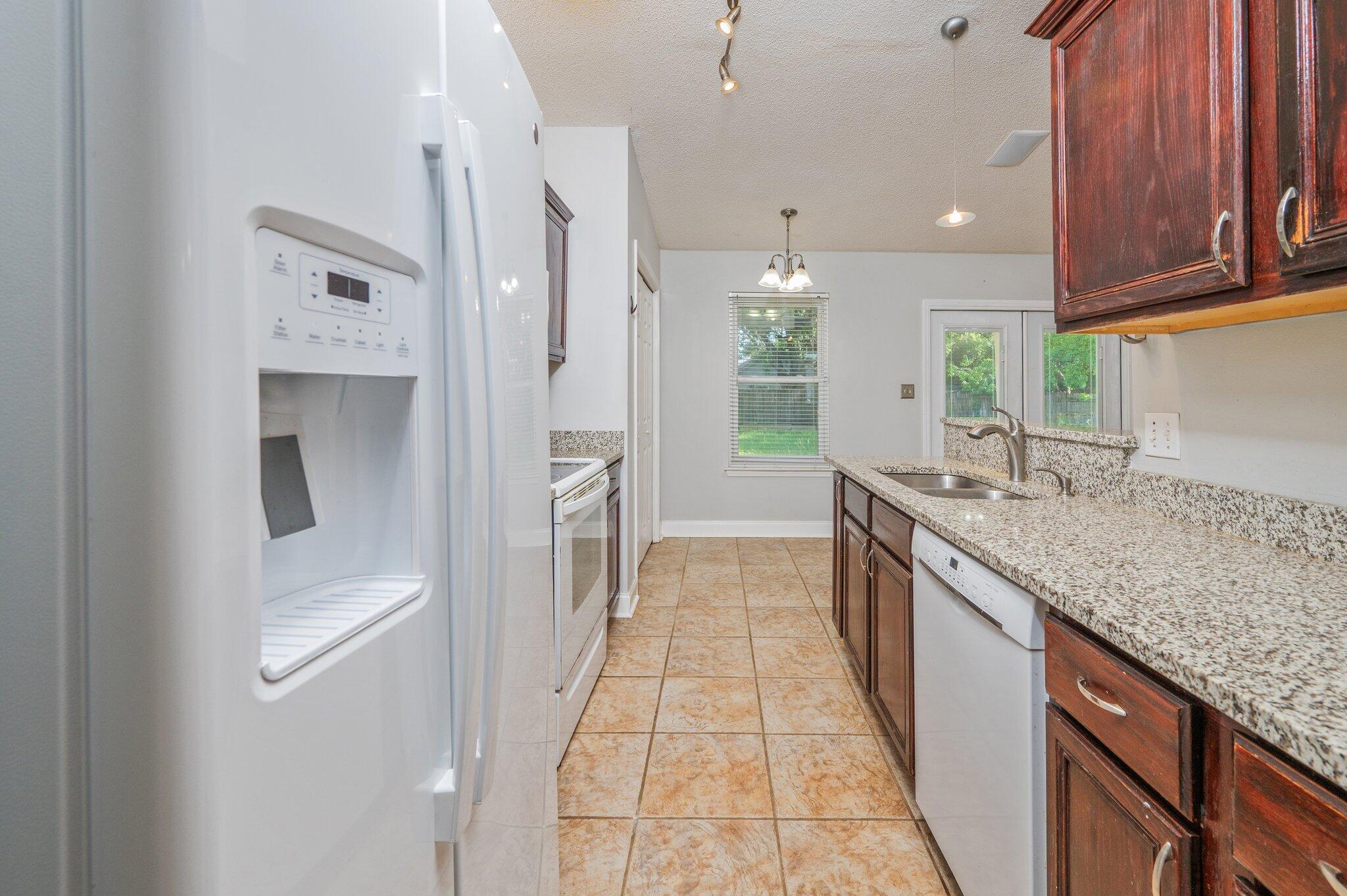 ROSS CROSSING - Residential