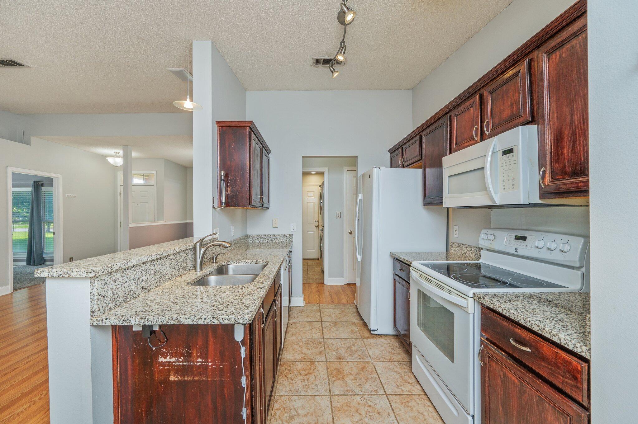 ROSS CROSSING - Residential