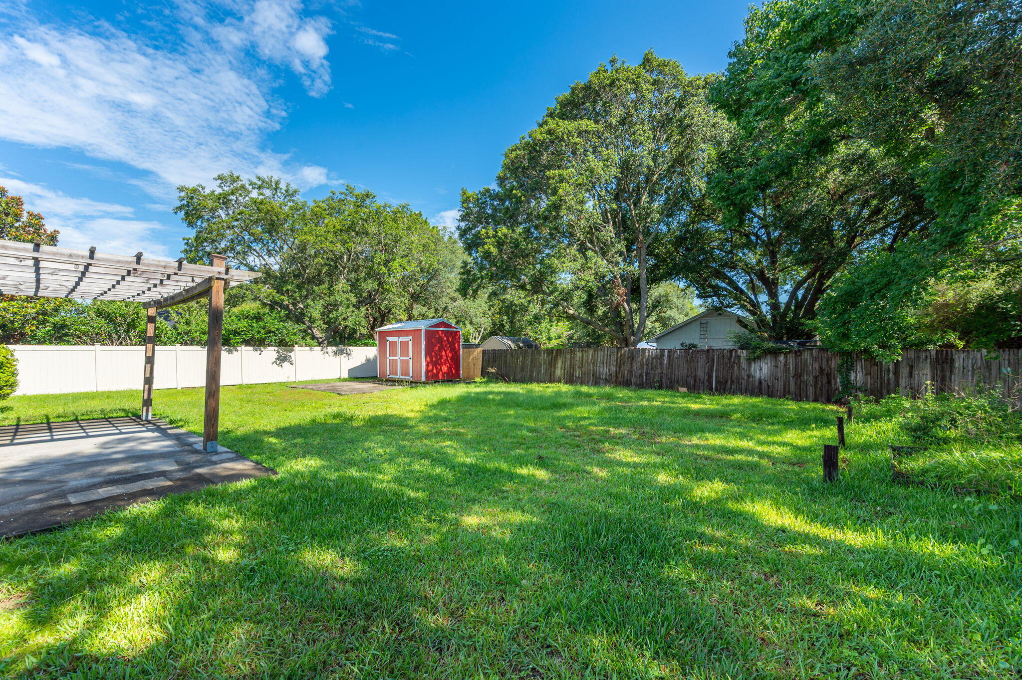 ROSS CROSSING - Residential