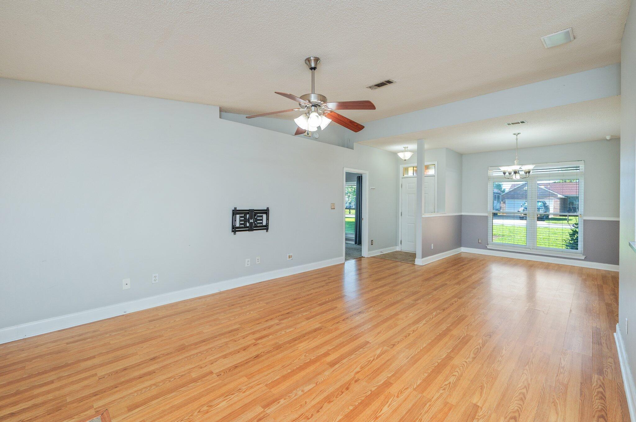 ROSS CROSSING - Residential