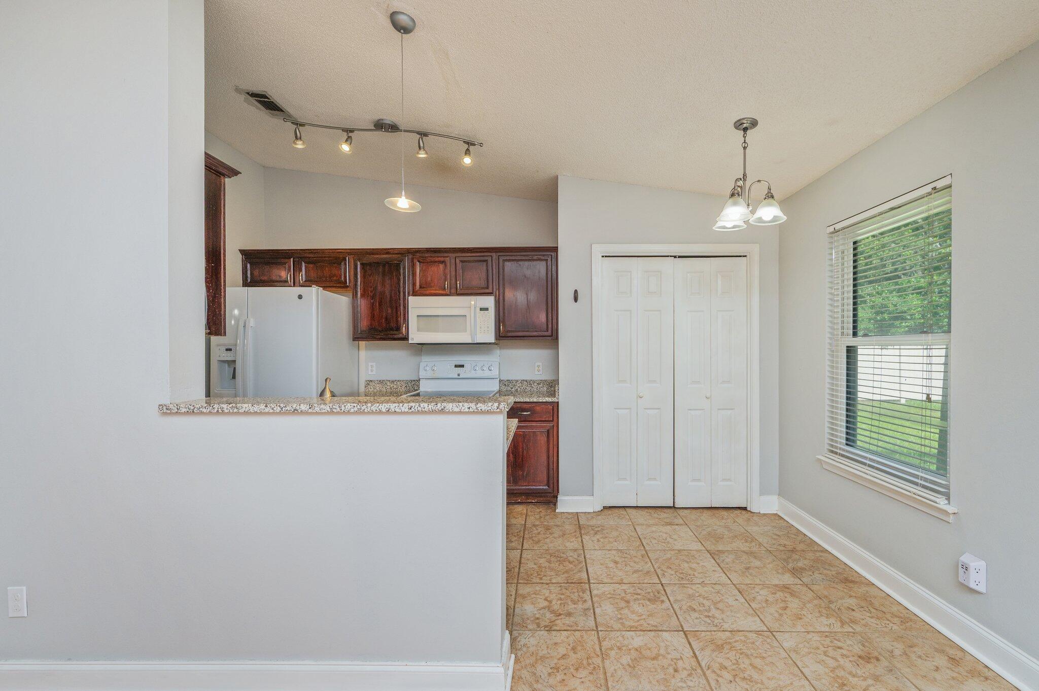 ROSS CROSSING - Residential