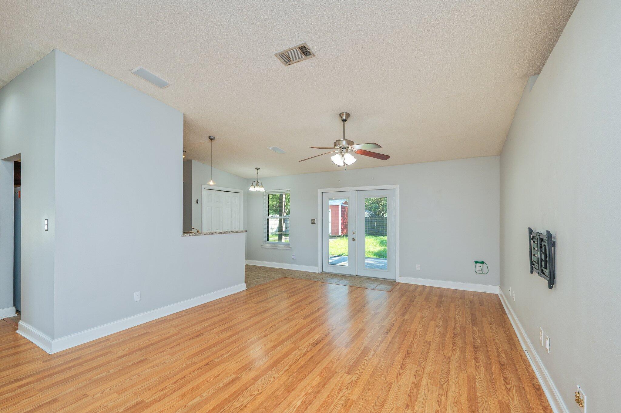 ROSS CROSSING - Residential