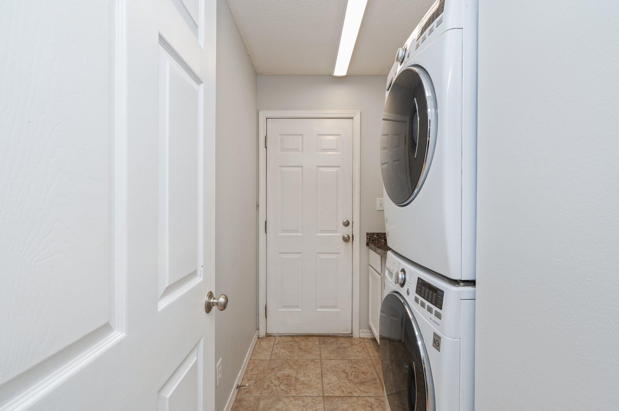 ROSS CROSSING - Residential