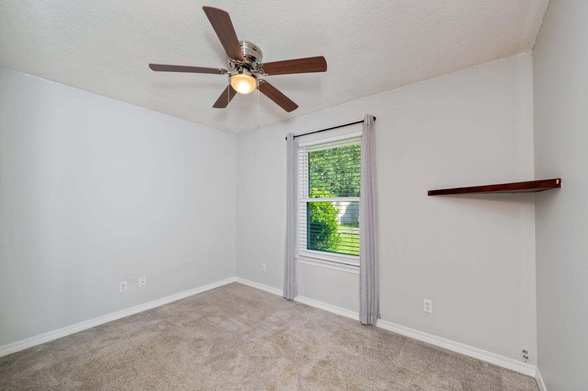 ROSS CROSSING - Residential