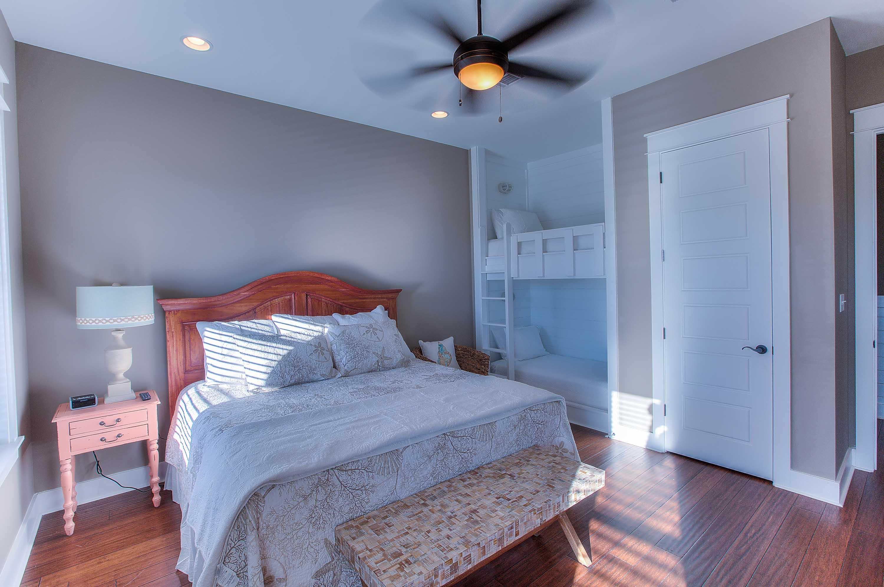 GULF SHORE MANOR - Residential