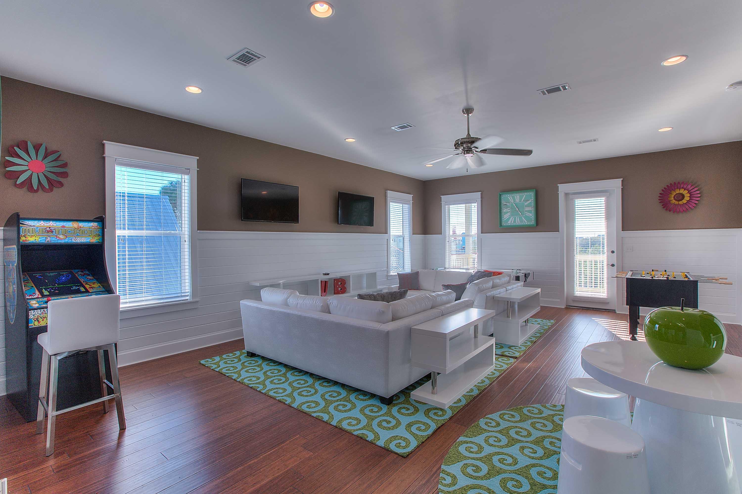 GULF SHORE MANOR - Residential