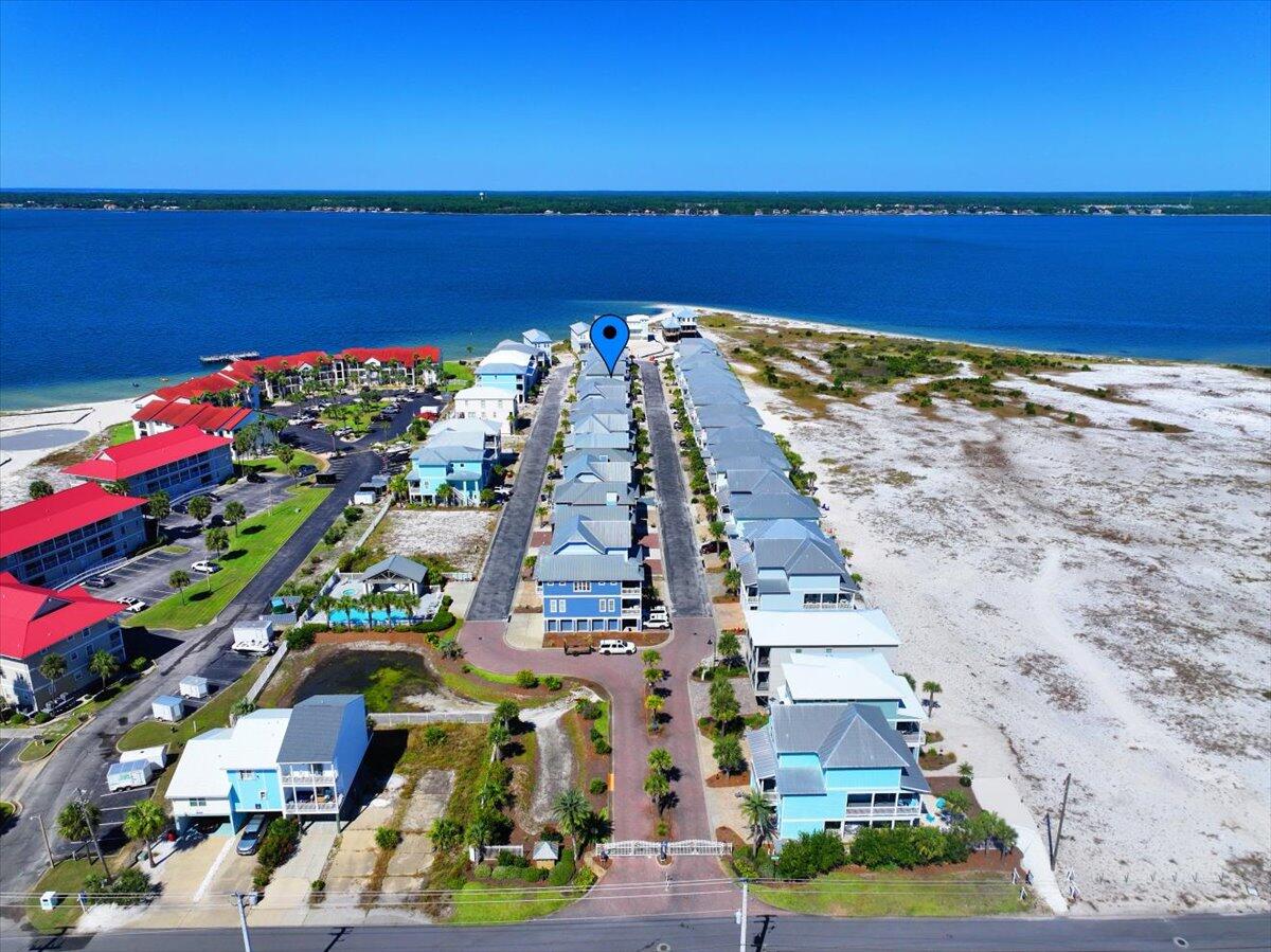 BY THE SEA - Residential