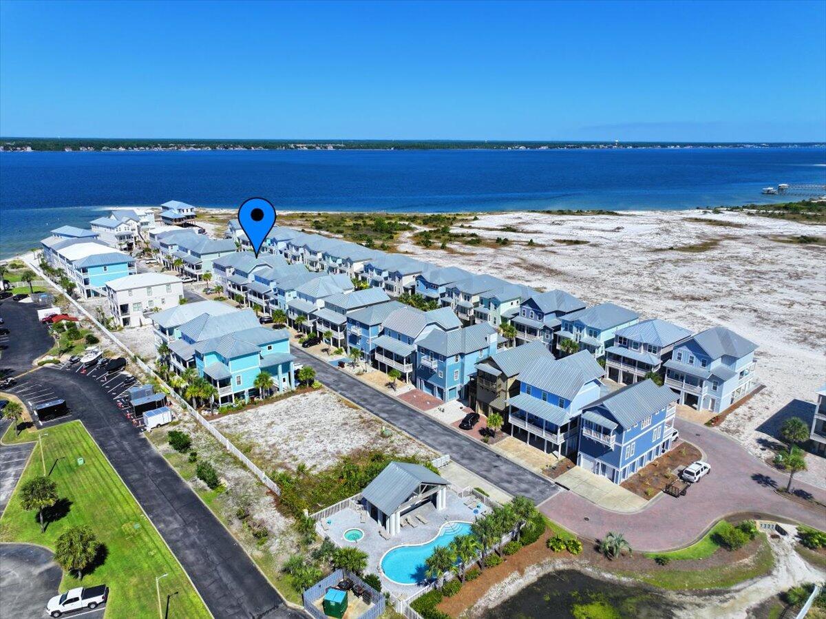 BY THE SEA - Residential