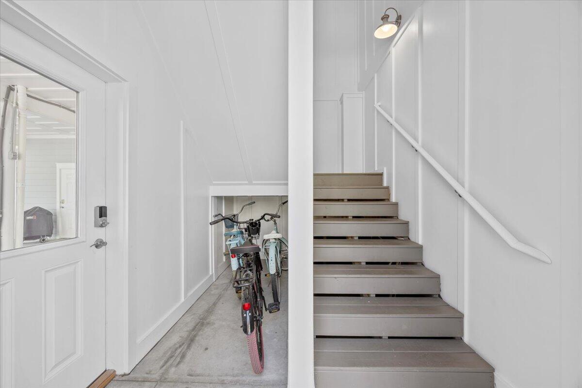 BY THE SEA - Residential