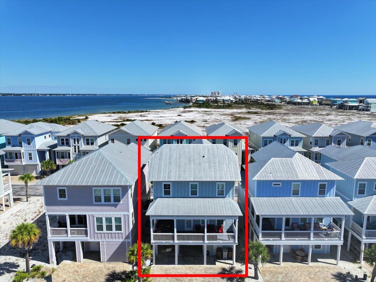 BY THE SEA - Residential