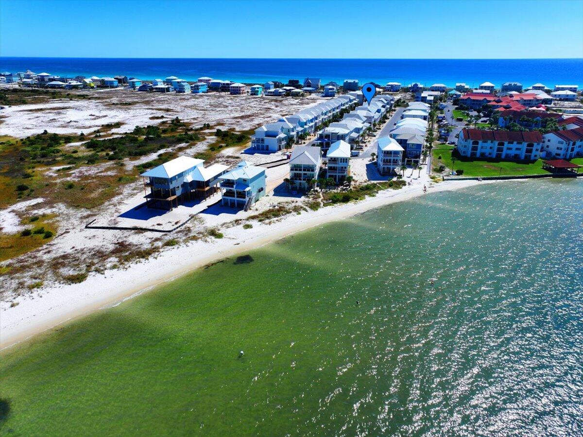 BY THE SEA - Residential