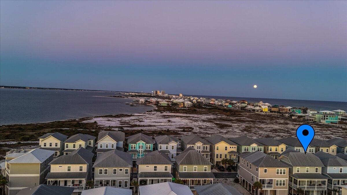 BY THE SEA - Residential