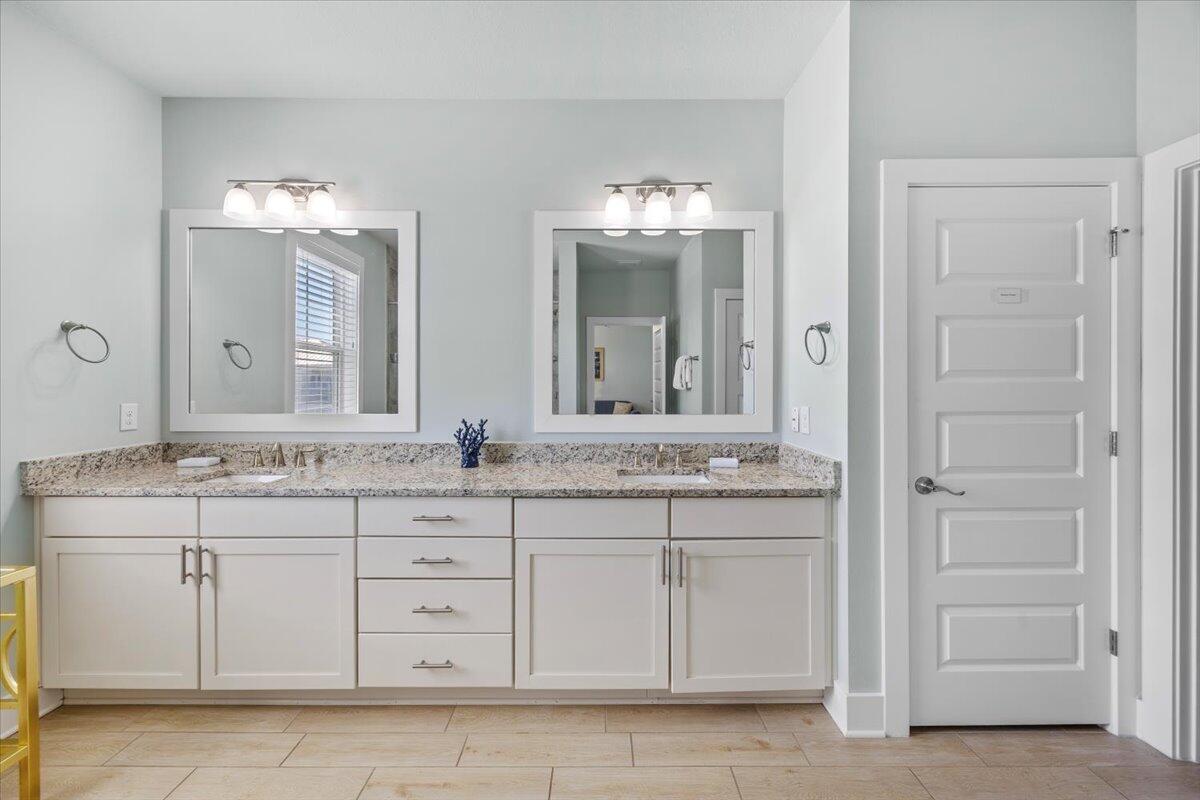 BY THE SEA - Residential