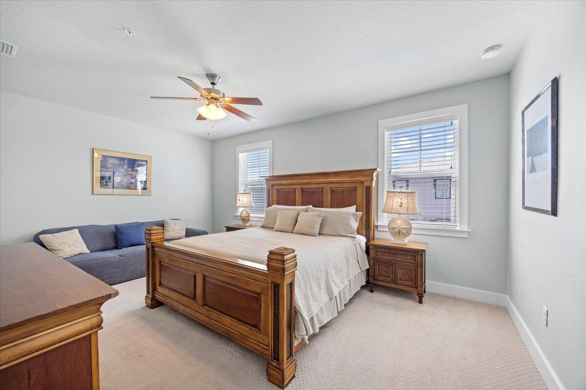 BY THE SEA - Residential