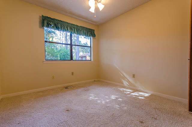 PINE SHADOWS T/H - Residential